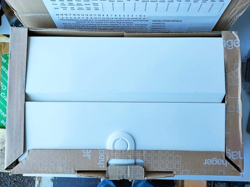Hager 100A 10-14 Way Metal Consumer Unit (BDA9HBM) - Image 5